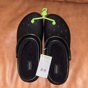 CROCS Men’s Black Fuzzy Lined Slippers
